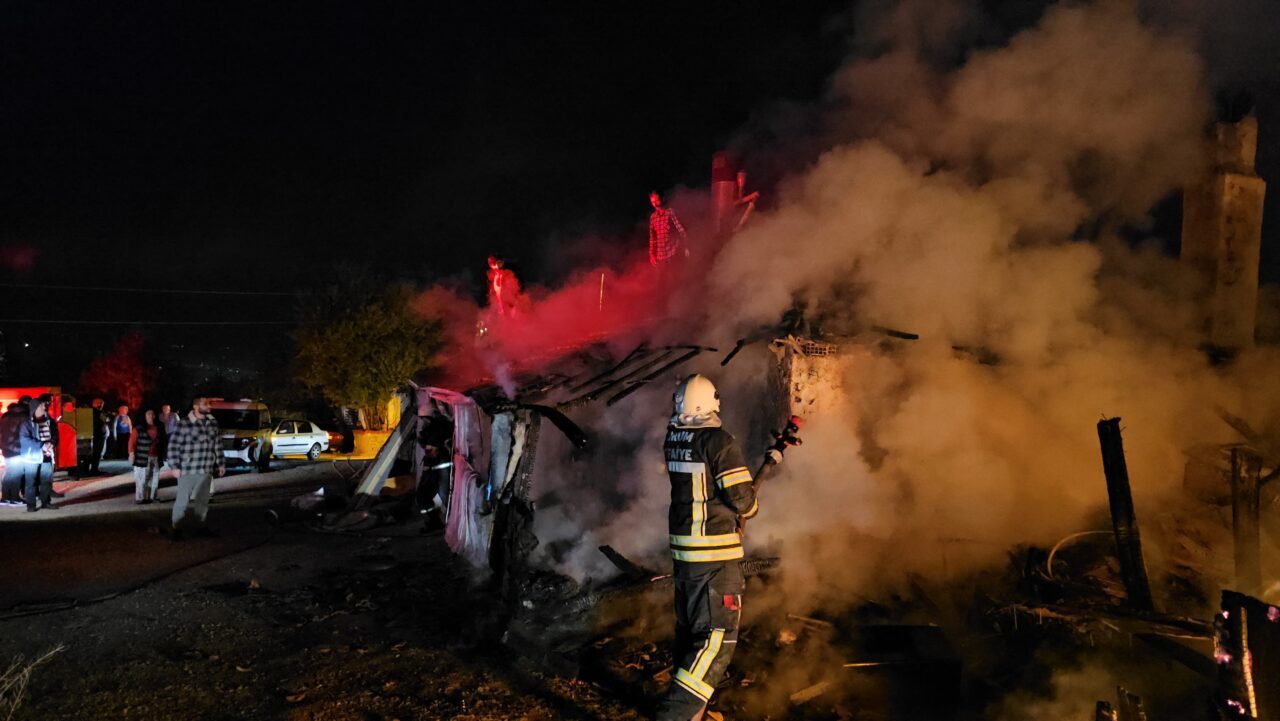  Çorum'da bir evde çıkan yangında aynı aileden 7 kişi dumandan