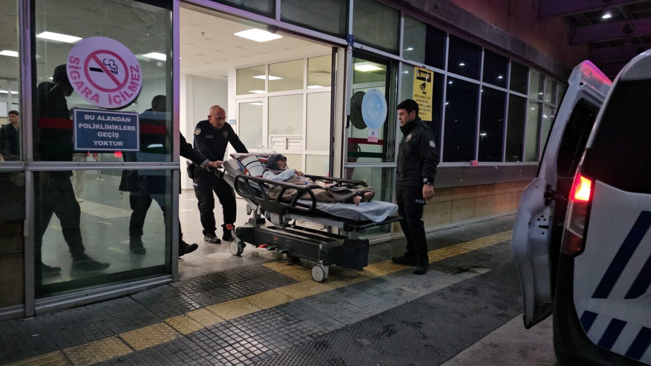  Çorum'da rahatsızlanması üzerine hastaneye kaldırılan 95 yaşındaki kadın, taburcu edildikten