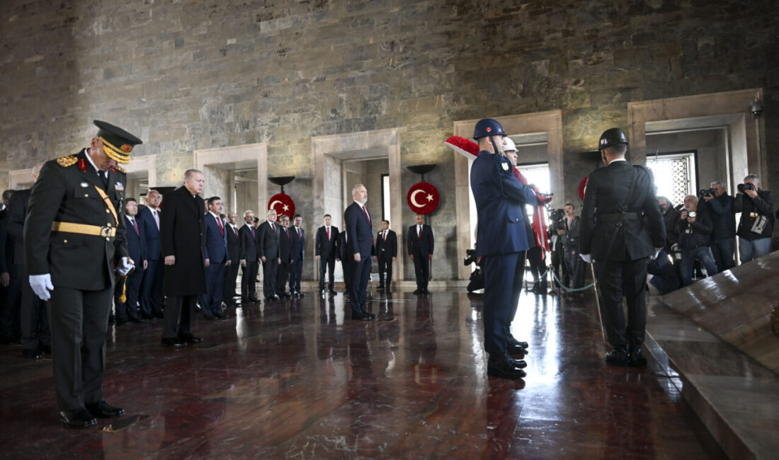 Cumhurbaşkanı Recep Tayyip Erdoğan, "Bundan 102 sene evvel uğruna nice