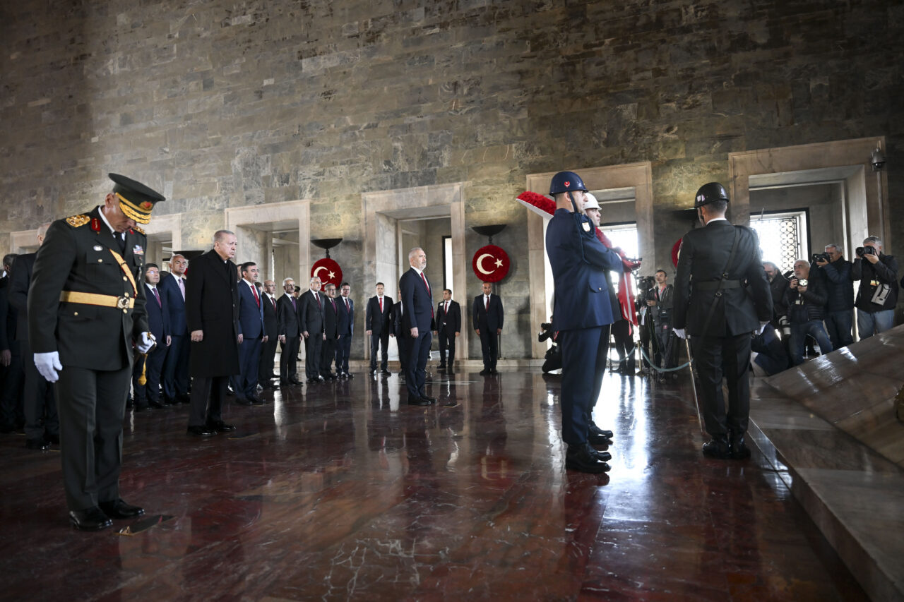 Cumhurbaşkanı Recep Tayyip Erdoğan, "Bundan 102 sene evvel uğruna nice