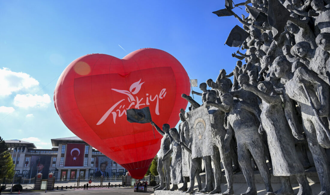 29 Ekim Cumhuriyet Bayramı etkinlikleri kapsamında yere bağlı sıcak hava