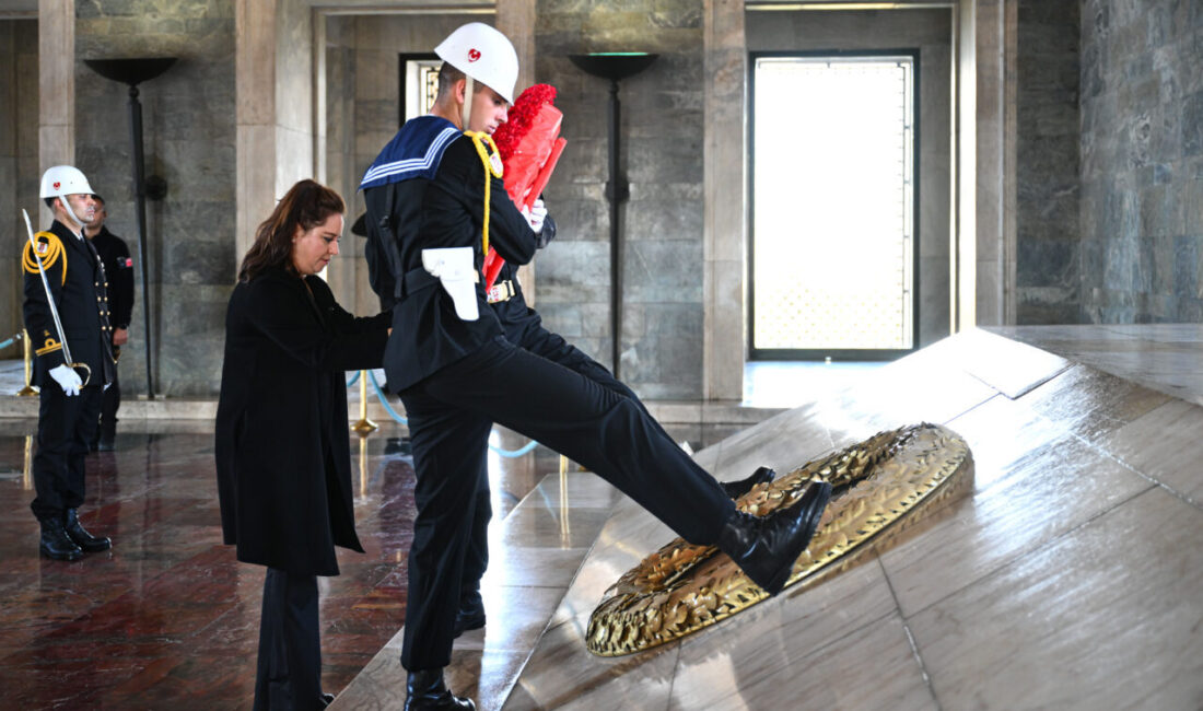 Cumhurbaşkanlığı Senfoni Orkestrası (CSO) Müdürü, flüt sanatçısı Sibel Ayhan Bayer