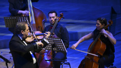 Keman virtüözü Cihat Aşkın ile bariton Teyfik Rodos, Cumhuriyet'in 102.