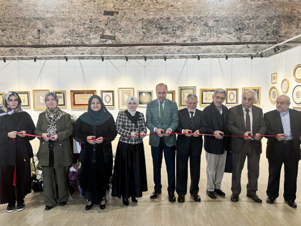 Saliha Çığ Sanat Atölyesi tarafından düzenlenen "Devr-i Tezyin Tezhip-Çini Sergisi",