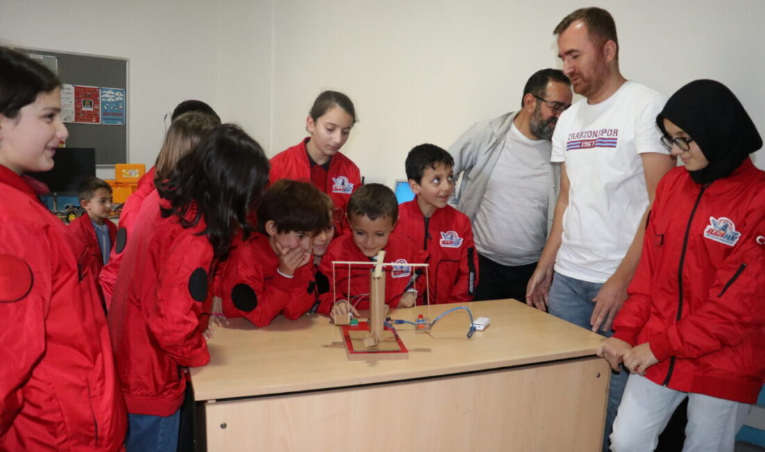  Trabzon'un Köprübaşı ilçesinde Dijital Birlik Platformunca oluşturulan "Serdar Orhan Robotik