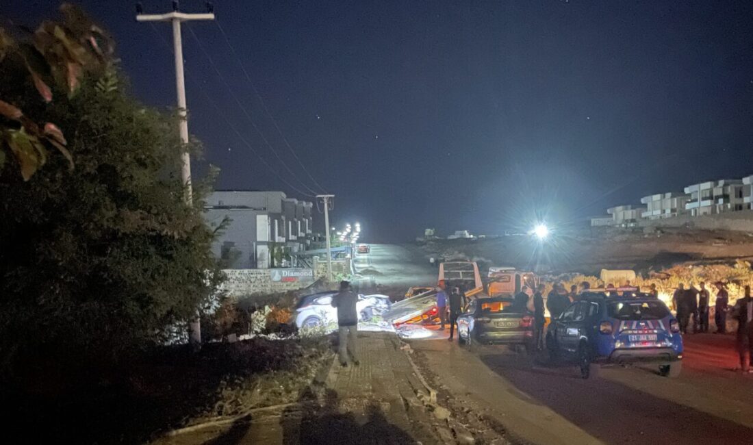  Diyarbakır'da sürücüsü "Dur" ihtarına uymayan SUV tipi aracın, 2'si polise