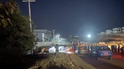  Diyarbakır'da sürücüsü "Dur" ihtarına uymayan SUV tipi aracın, 2'si polise