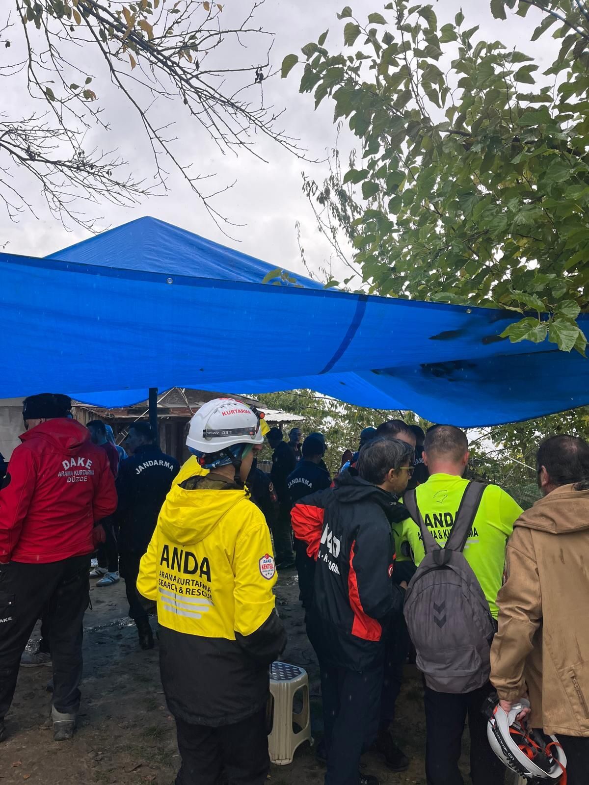 Düzce’nin Cumayeri ilçesinde kırsalda kaybolan kişinin bulunması için arama kurtarma