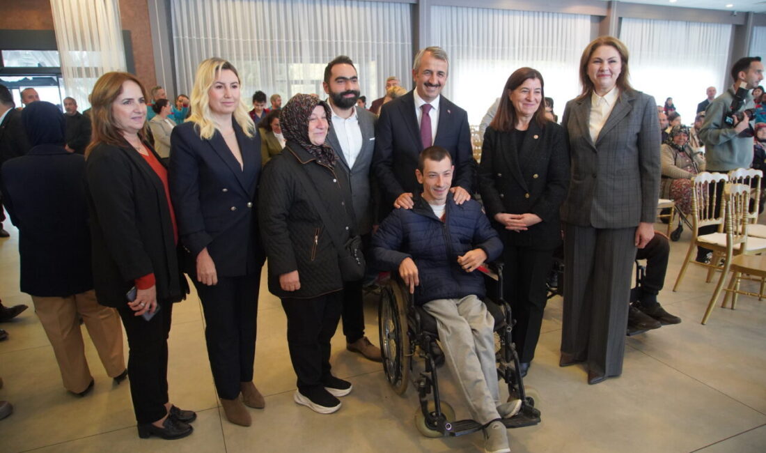  Edirne'de ihtiyaç sahibi engelli vatandaşlara 30 akülü sandalye dağıtıldı.