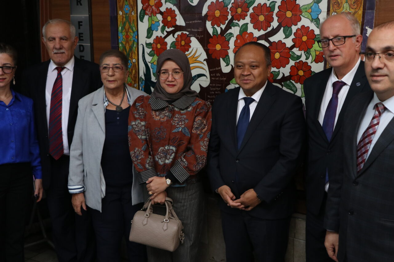 Yalova'da Endonezya yapımı "Tegar" adlı filmin gösterimine katılan Endonezya'nın Ankara