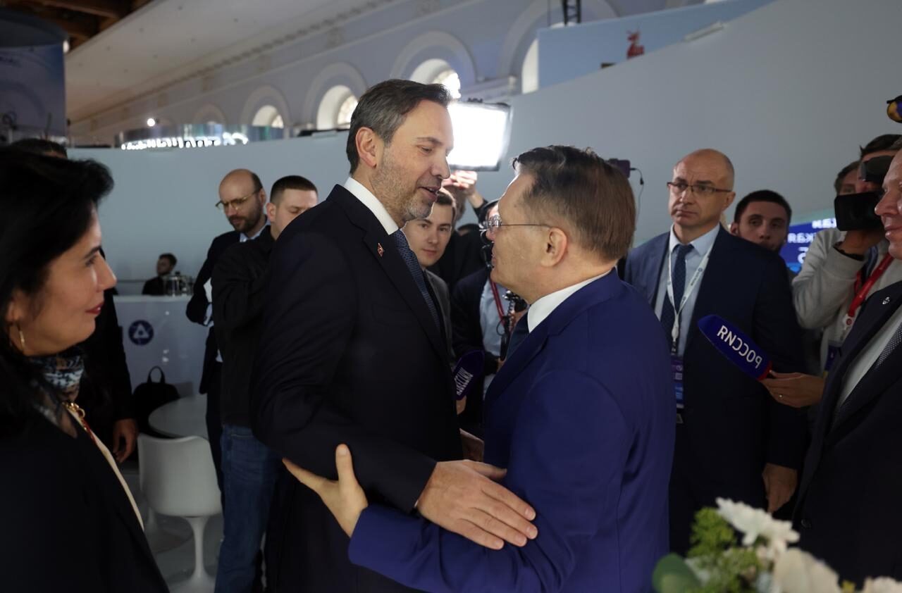 Enerji ve Tabii Kaynaklar Bakanı Alparslan Bayraktar'a, Rusya'da "Nükleer Alandaki