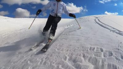 Erzincan'ın Ergan Dağı Kış Sporları ve Doğa Turizm Merkezi'nin zirvesine