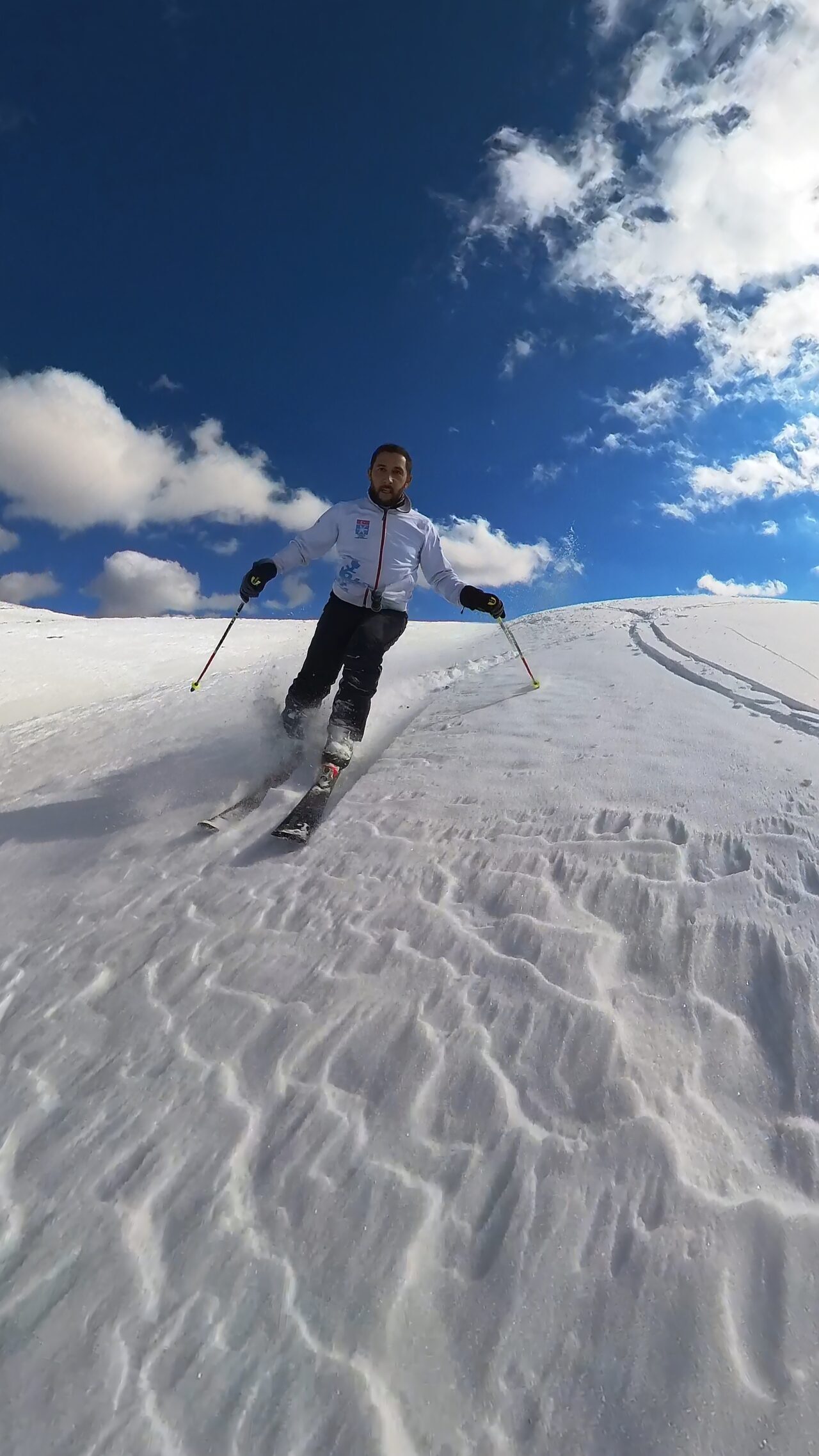 Erzincan'ın Ergan Dağı Kış Sporları ve Doğa Turizm Merkezi'nin zirvesine