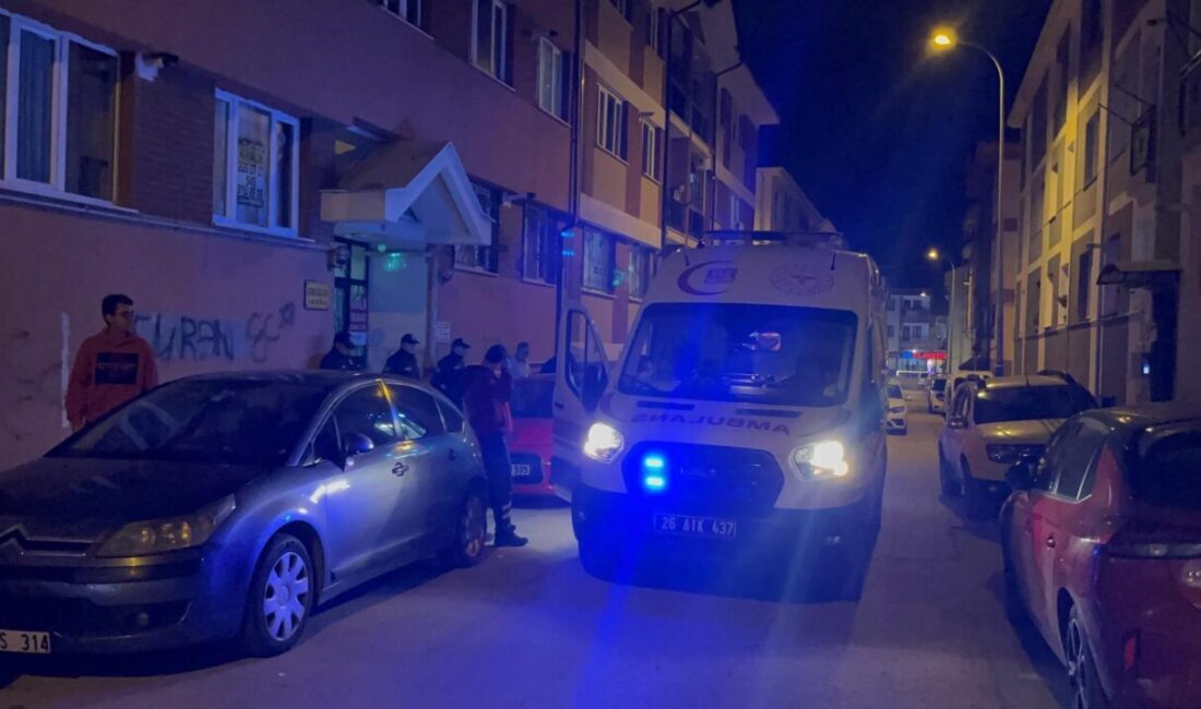Eskişehir'in Odunpazarı ilçesinde yalnız yaşayan kişi evinde ölü bulundu.