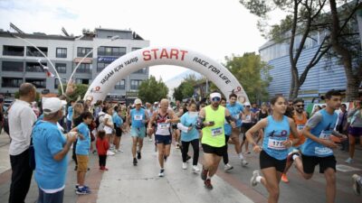 Muğla'nın Fethiye ilçesinde, kanser konusunda farkındalık oluşturmak ve kanser hastalarına