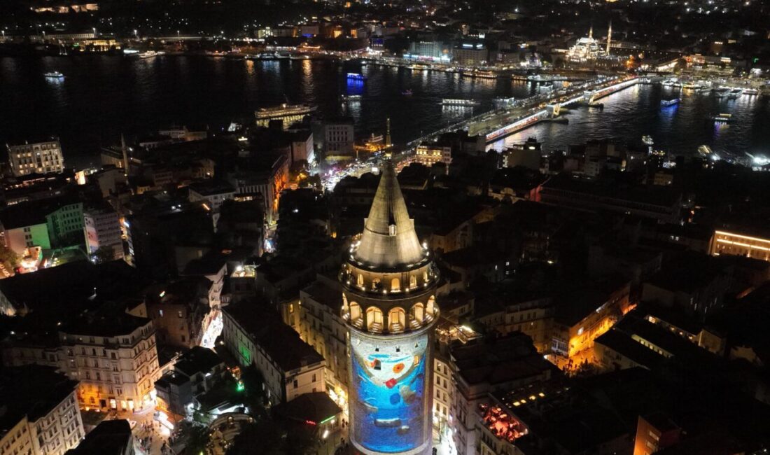 İstanbul'un simge yapılarından Galata Kulesi'ne, "Uluslararası Sıfır Atık Forumu" kapsamında