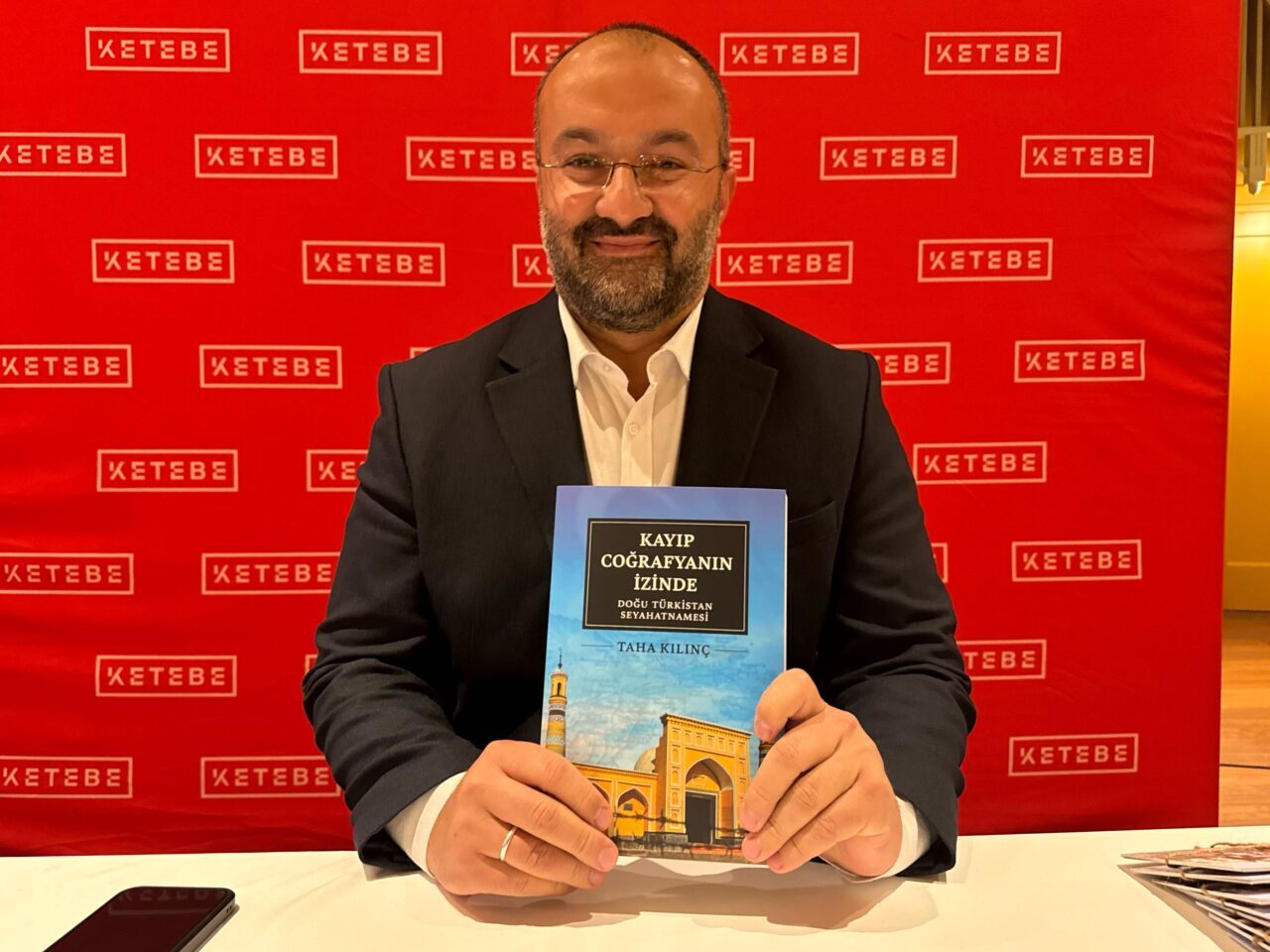 Gazeteci yazar Taha Kılınç'ın "Kayıp Coğrafyanın İzinde: Doğu Türkistan Seyahatnamesi"
