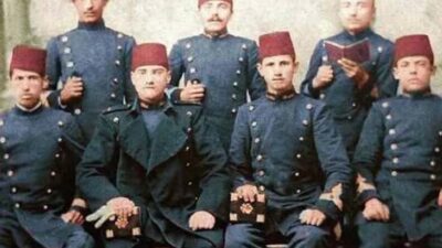 Gazi Mustafa Kemal Atatürk, henüz 21 yaşındayken cumhuriyet fikrine inandığını