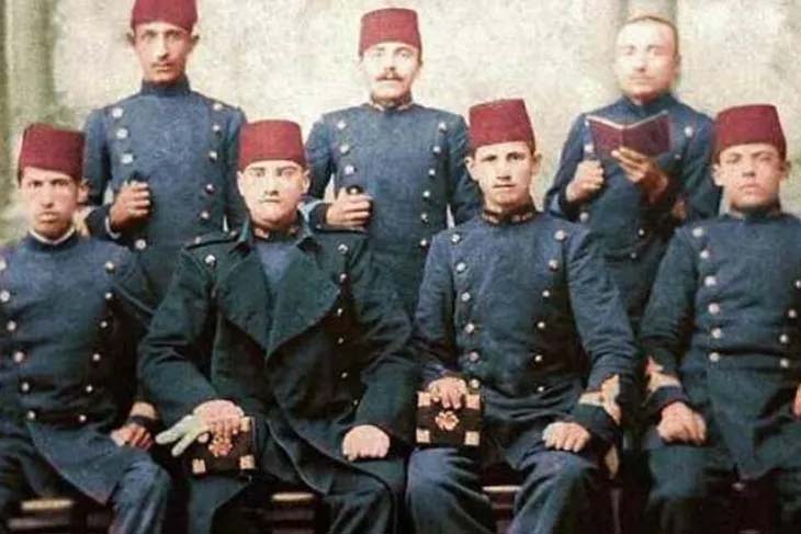 Gazi Mustafa Kemal Atatürk, henüz 21 yaşındayken cumhuriyet fikrine inandığını