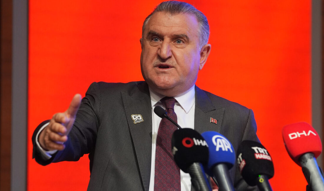 Gençlik ve Spor Bakanı Osman Aşkın Bak, GönüllüyüzBİZ platformuna üye