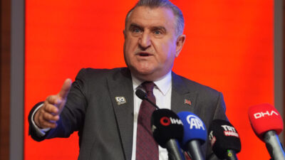 Gençlik ve Spor Bakanı Osman Aşkın Bak, GönüllüyüzBİZ platformuna üye