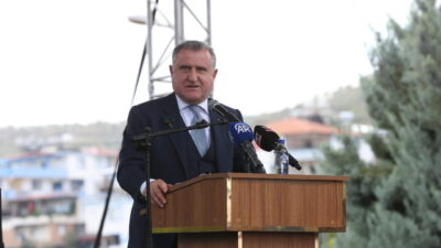  Gençlik ve Spor Bakanı Osman Aşkın Bak, "Bazıları gibi deprem