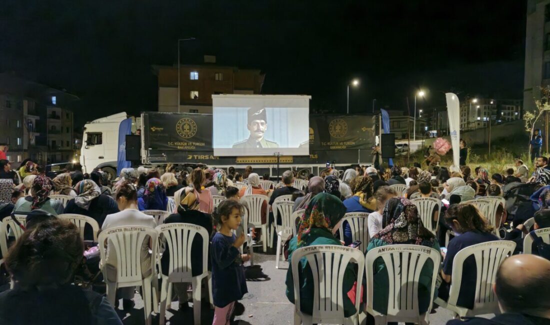 Hatay'da "Gezen Sinema Tırı" ile açık havada "Çanakkale Son Mektup"