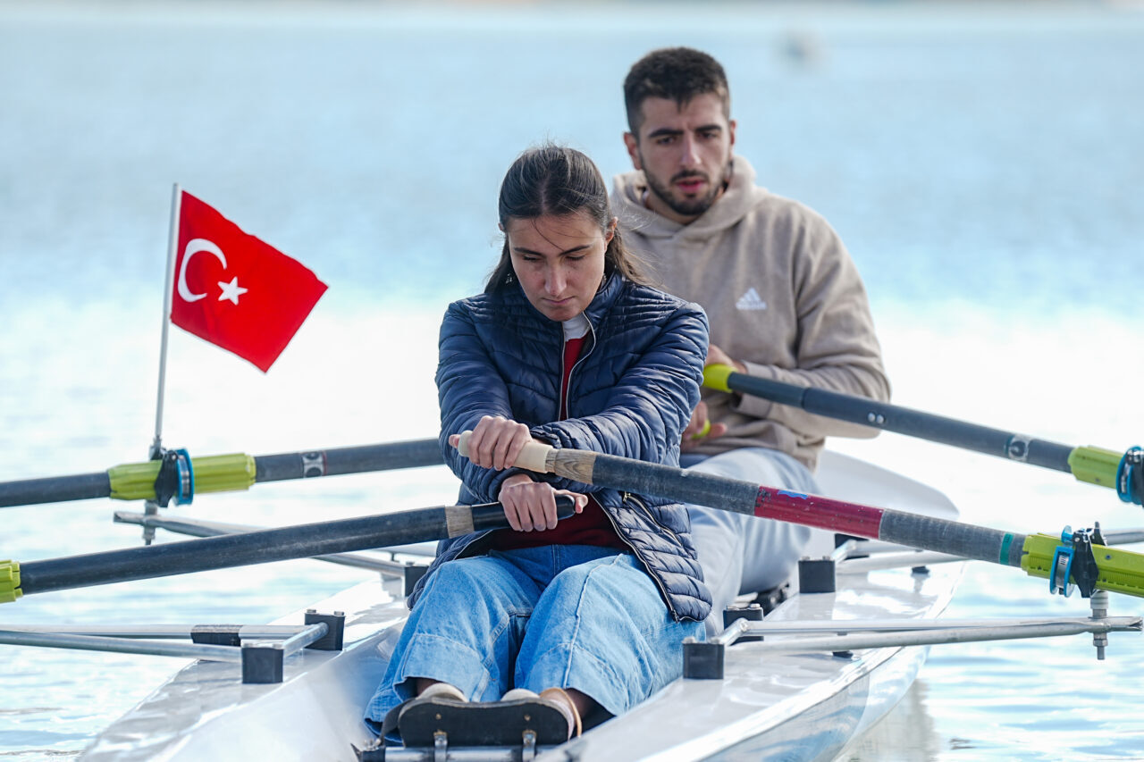 Marka Şehir Ankara Derneği (MARŞAD) koordinasyonunda görme yetersizliği olan gençler,