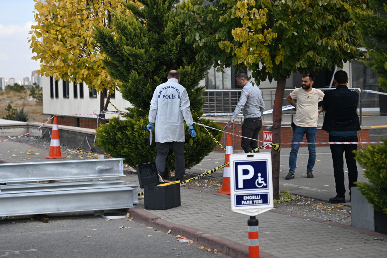 Kayseri'de eski eşi tarafından tüfekle vurulan üniversite öğrencisi kadın hayatını
