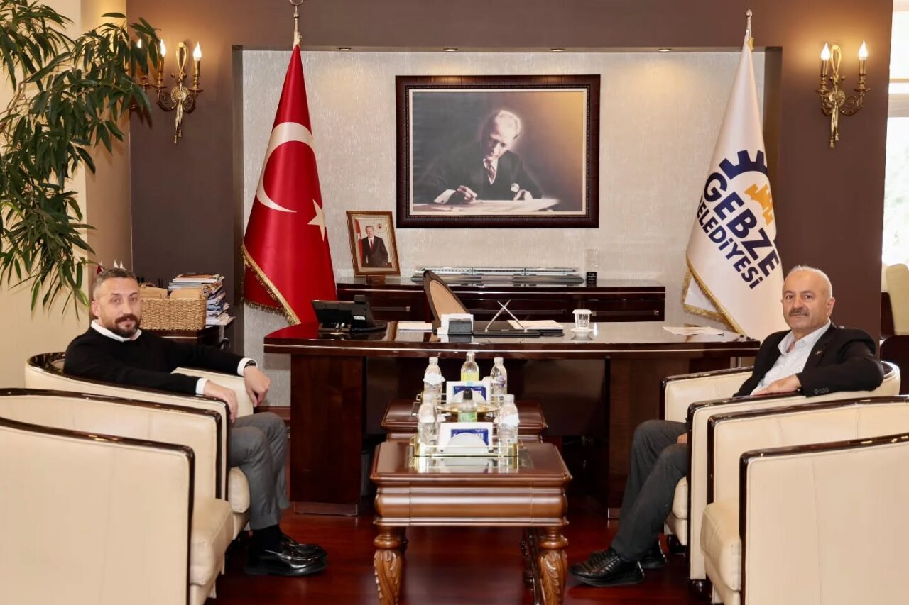 Nesine 2. Lig Kırmızı Grup'ta lider Güzide Gebzespor'un dün istifa