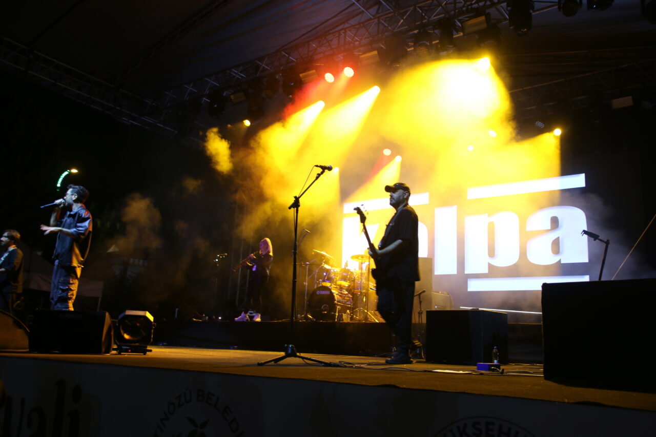 Hatay'da 9. Altınözü Zeytin, Zeytinyağı ve Gastronomi Festivali kapsamında müzik