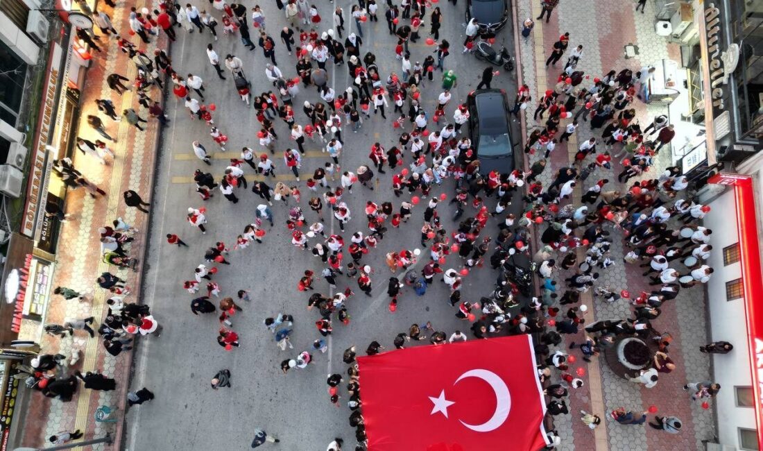 Hatay'ın Dörtyol ilçesinde anaokulu öğrencileri "Beyler, yarın Cumhuriyet'i ilan ediyoruz"