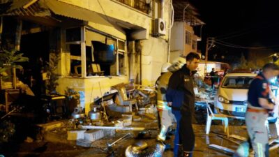 Hatay'ın Samandağ ilçesinde yangın çıkan ekmek fırınında meydana gelen patlama