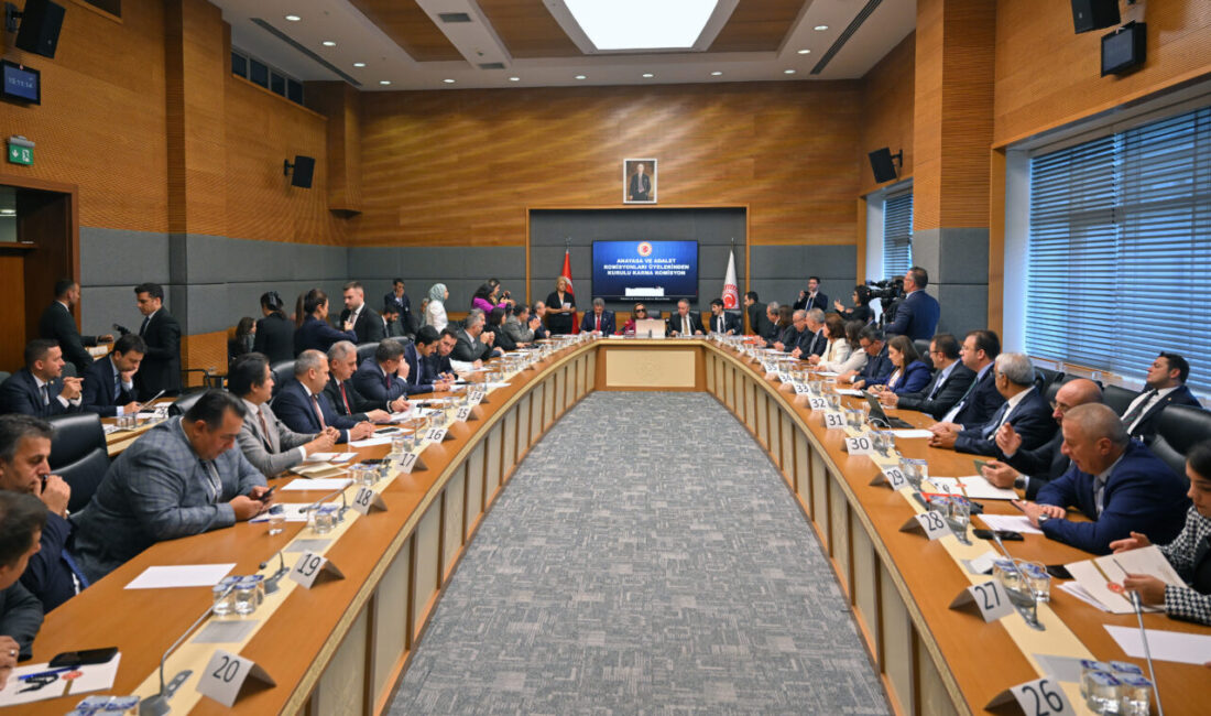 TBMM Anayasa ve Adalet komisyonları üyelerinden kurulu Karma Komisyon, Genel