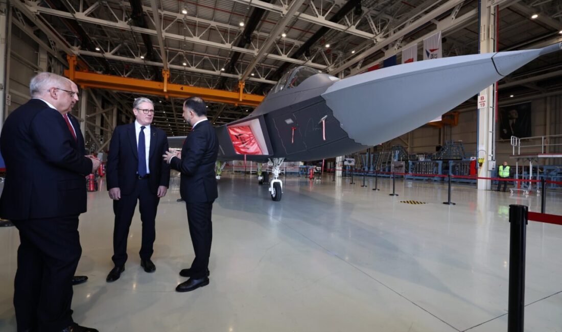  Türkiye'de bulunan İngiltere Başbakanı Keir Starmer, Türk Havacılık ve Uzay