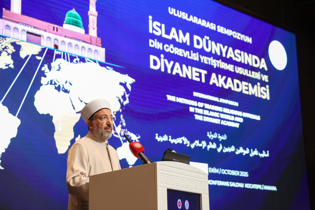 Diyanet İşleri Başkanı Prof. Dr. Safi Arpaguş, "Din görevlilerinin, güçlü
