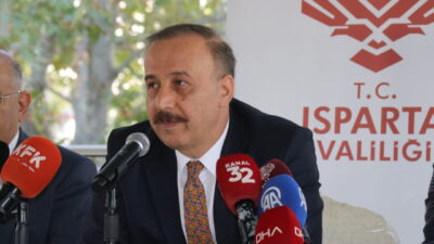 Isparta Valisi Abdullah Erin, kentte sahipsiz kedilerin büyü yapmak için