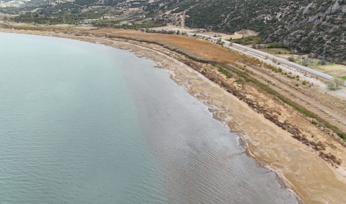 Isparta'nın Eğirdir, Gelendost, Yalvaç ve Senirkent ilçelerine kıyısı olan ve