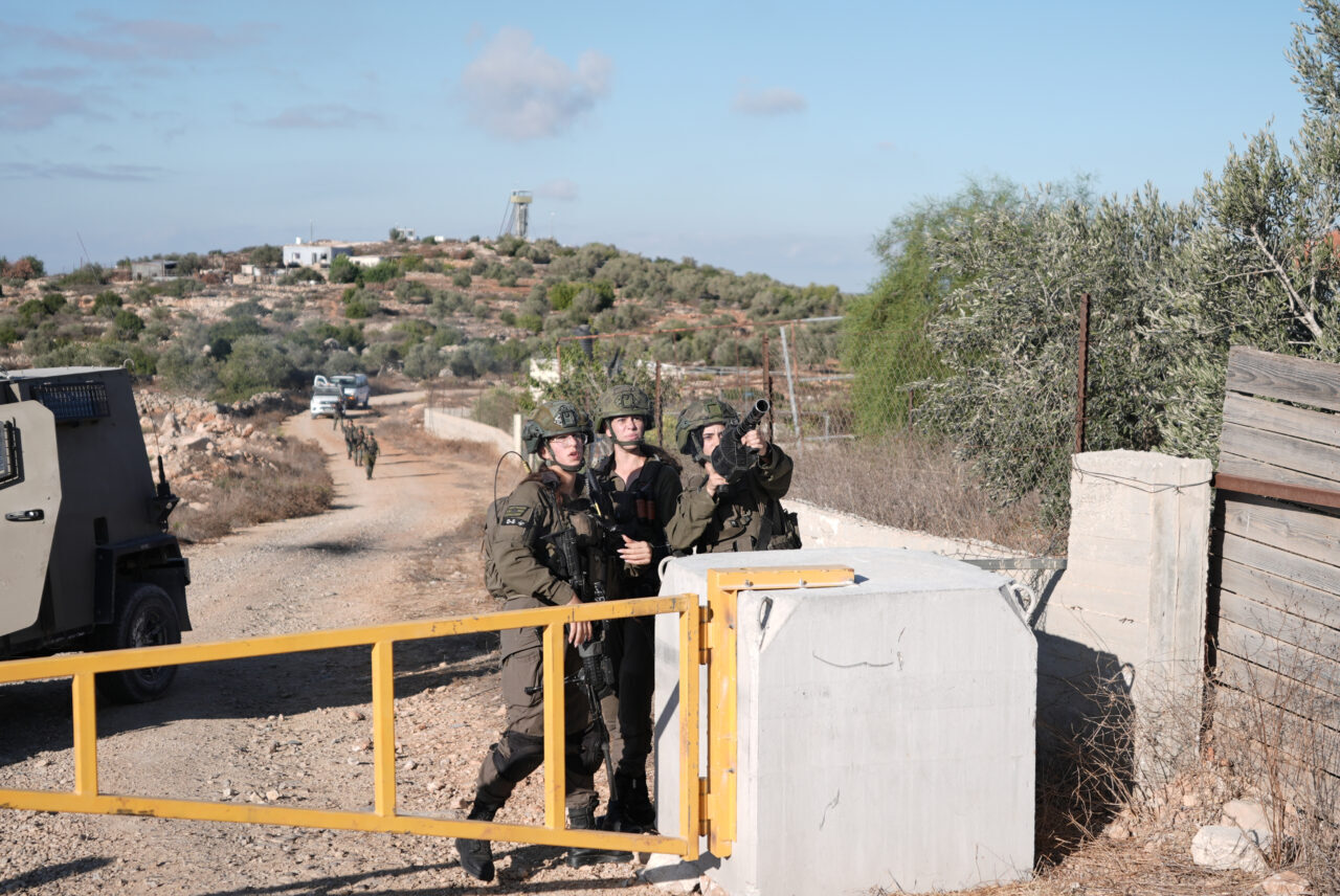 İsrail askerleri, işgal altındaki Batı Şeria’nın Ramallah kenti yakınlarındaki Kuber