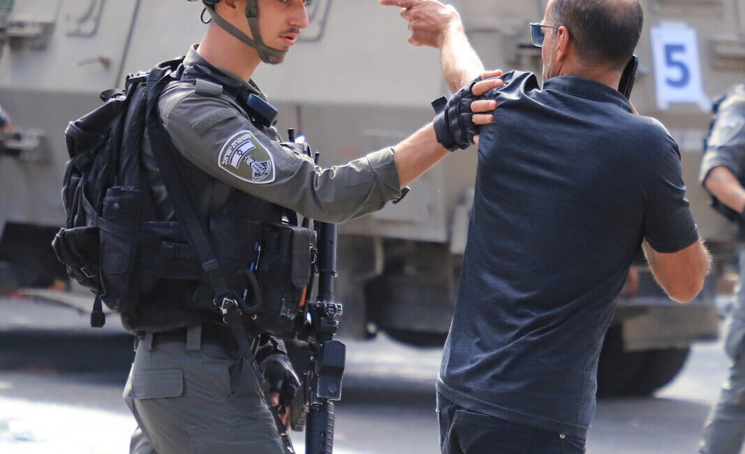  İsrail ordusu işgal altındaki Batı Şeria'nın güneyindeki El Halil kentine