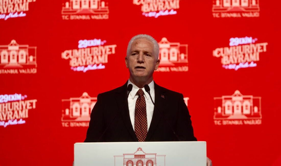 İstanbul Valiliğince 29 Ekim Cumhuriyet Bayramı etkinlikleri kapsamında resepsiyon düzenlendi.