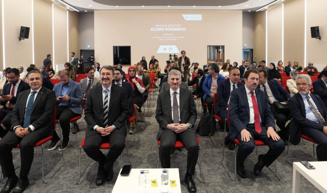 İbn Haldun Üniversitesi ve Anayasa Mahkemesi işbirliğinde İstanbul'da "Anayasal Çerçevede