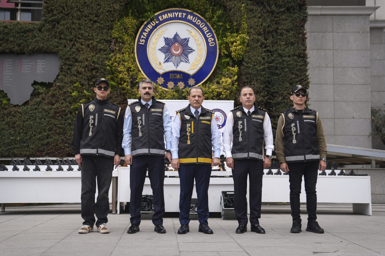  İstanbul'da, son bir ayda suç örgütlerine yönelik düzenlenen operasyonlarda gözaltına