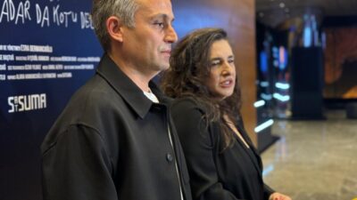 Esra Dermancıoğlu’nun hem yazıp yönettiği hem de başrolünü Deniz Karaoğlu