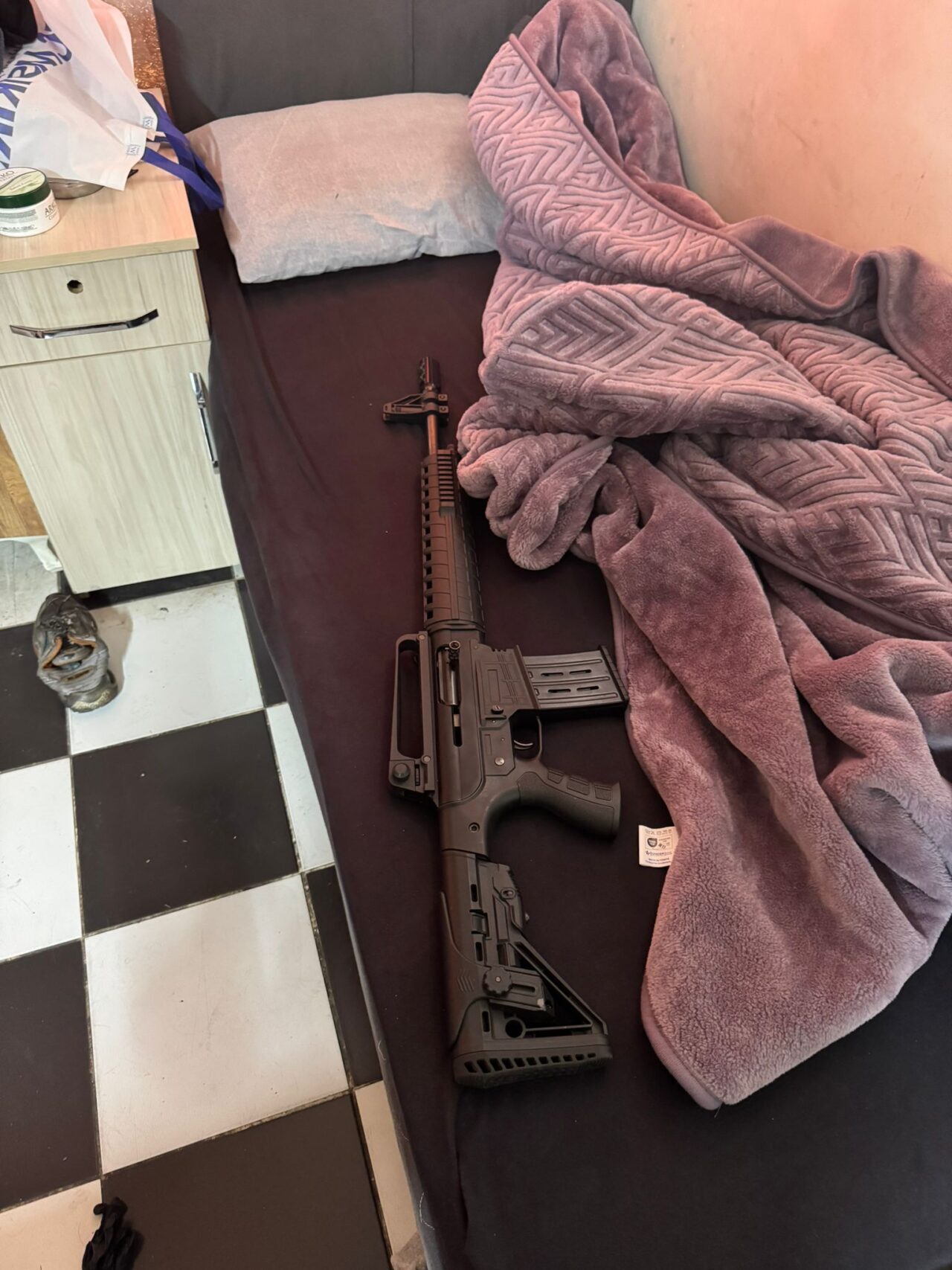 İzmir'in Gaziemir ilçesinde bir kişinin yaralandığı silahlı saldırıyla ilgili 6