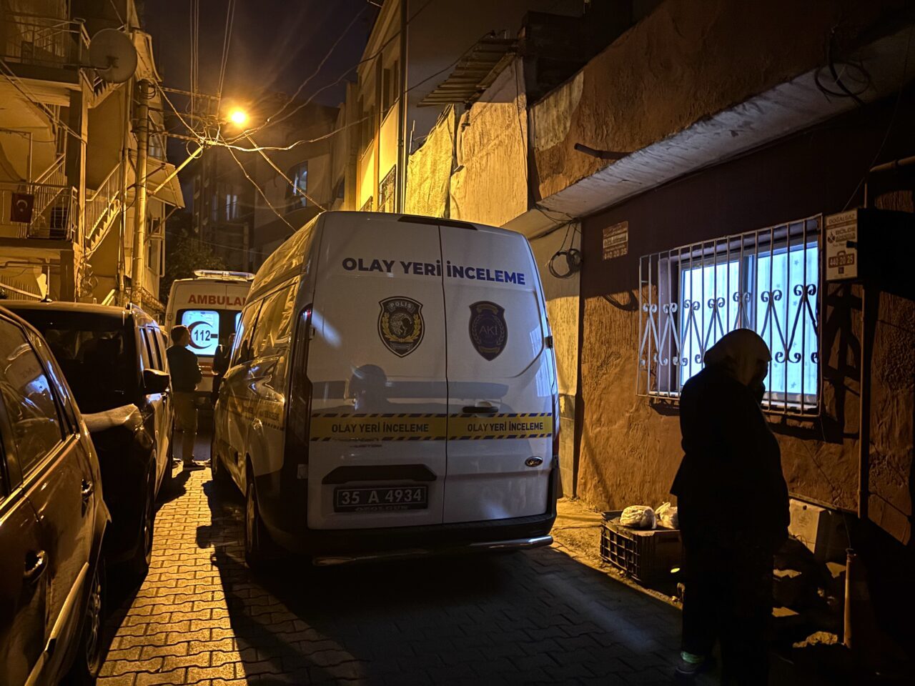 İzmir'in Bornova ilçesinde eşini tabancayla öldüren ve polisi arayarak ihbarda