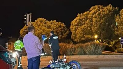  İzmir'in Çeşme ilçesinde, otomobil ile motosikletin çarpışması sonucu 1 kişi