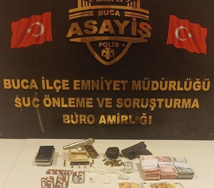  İzmir'in Buca ilçesindeki 2 operasyonda ruhsatsız silah ve uyuşturucu ele