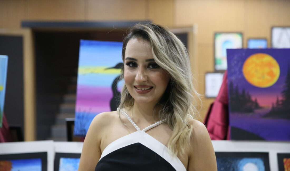 Kahramanmaraş'ta Filarmoni Sanat Akademisi öğrencileri, hazırladıkları konser ve resim sergisiyle