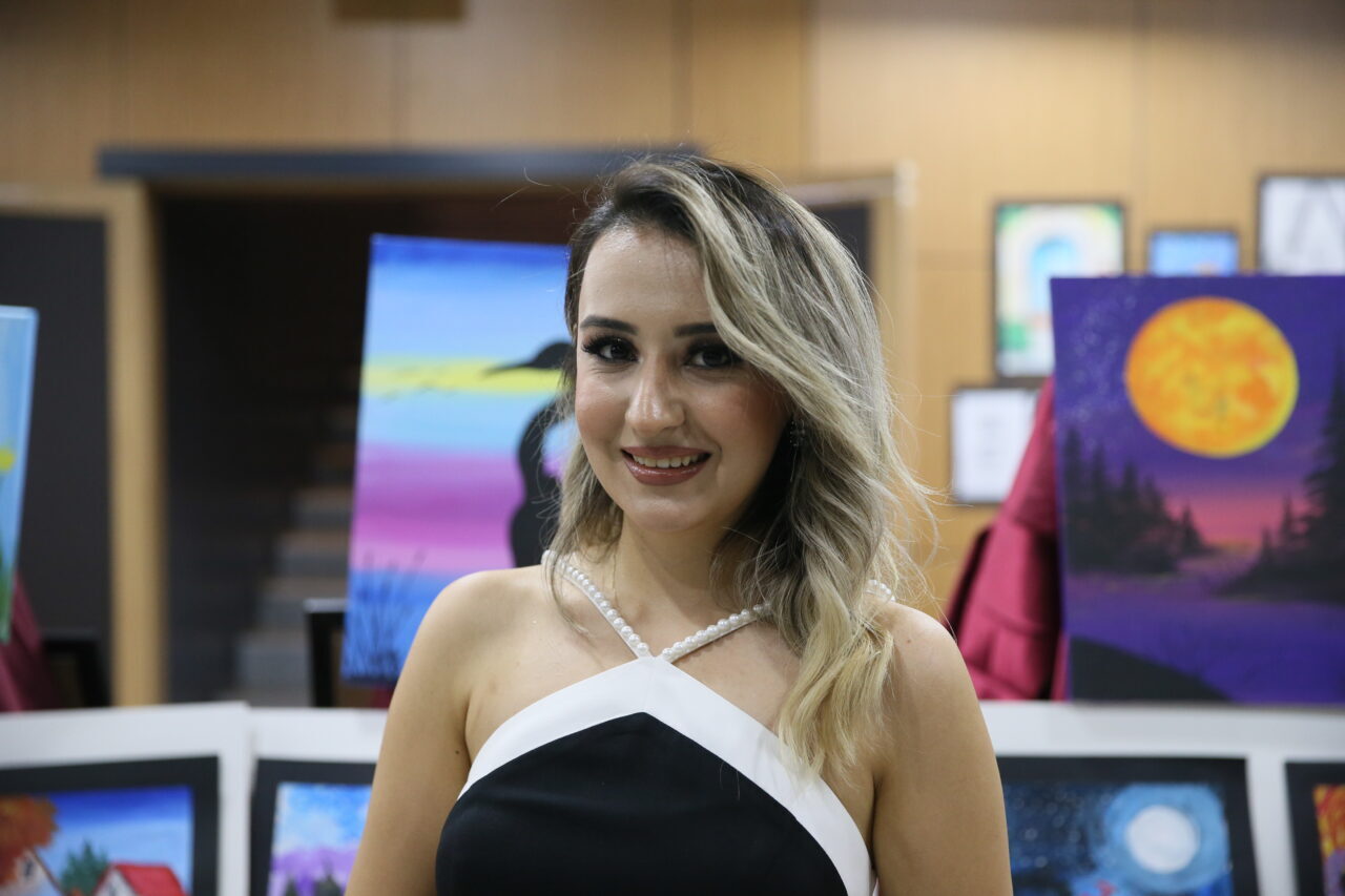 Kahramanmaraş'ta Filarmoni Sanat Akademisi öğrencileri, hazırladıkları konser ve resim sergisiyle